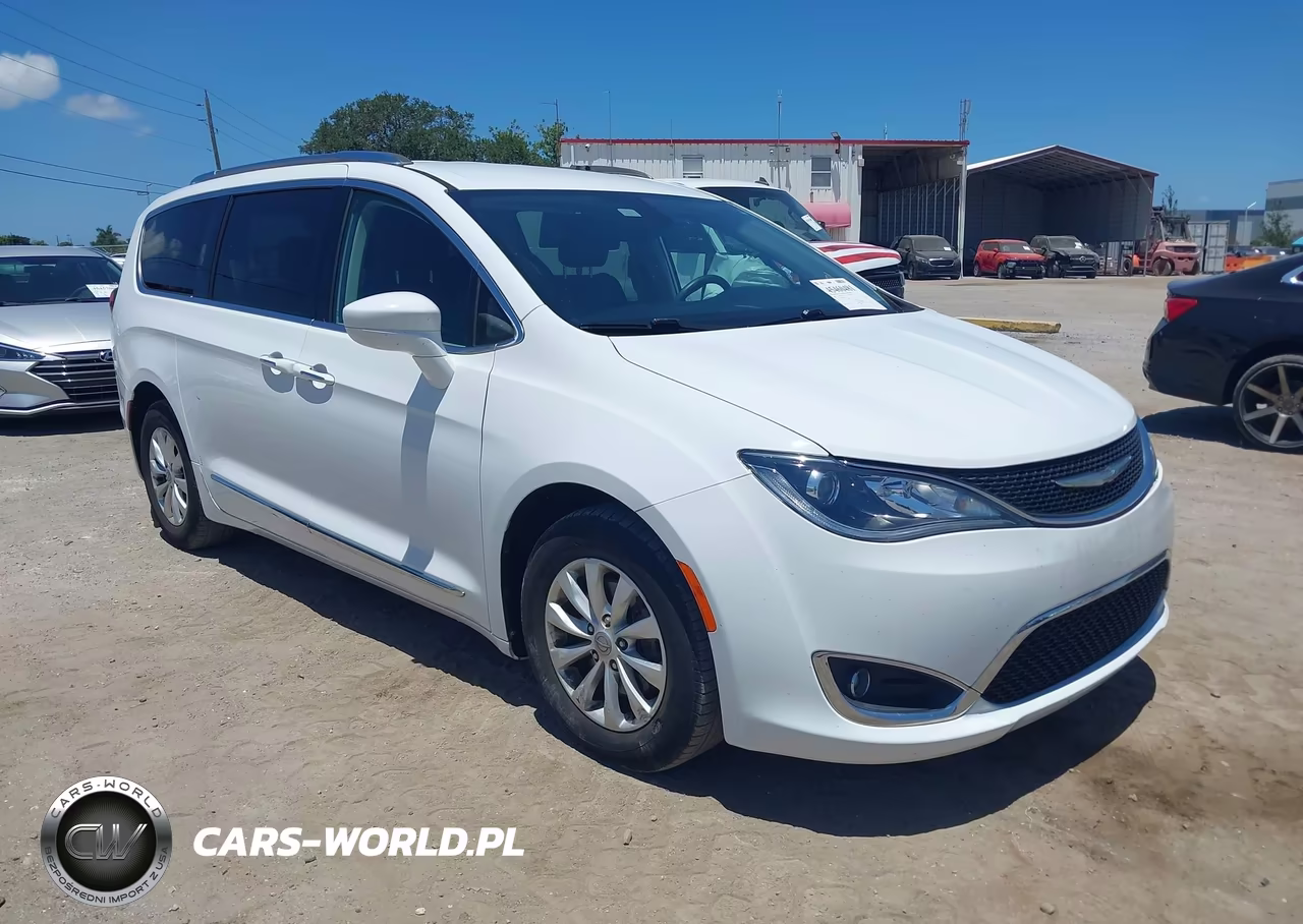 2018 Chrysler Pacifica Touring L – zdjęcie 1 z 16