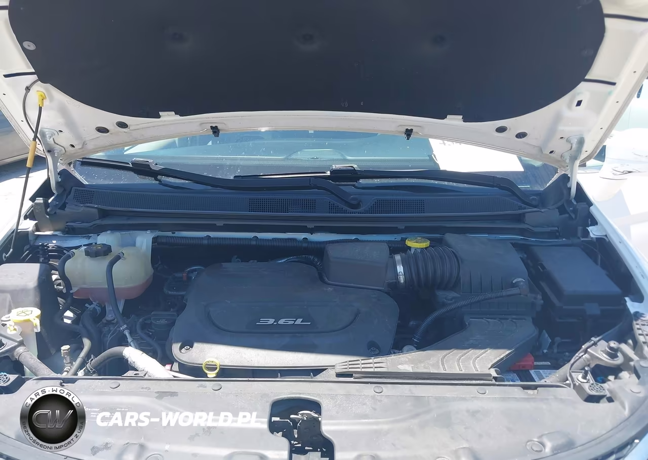 2018 Chrysler Pacifica Touring L VIN:2C4RC1BG4JR110653 - 10