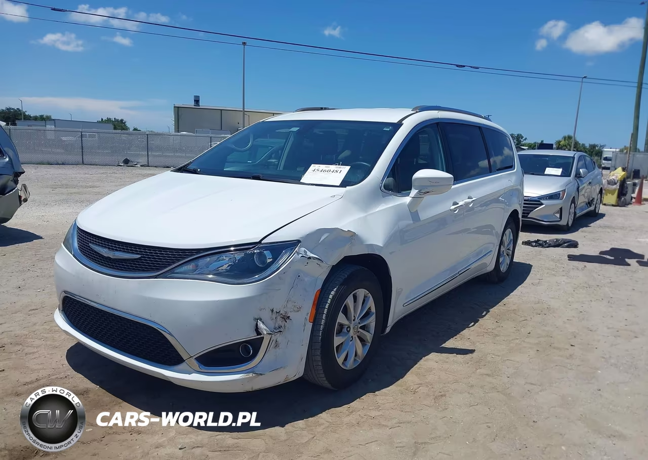 2018 Chrysler Pacifica Touring L VIN:2C4RC1BG4JR110653 - 2