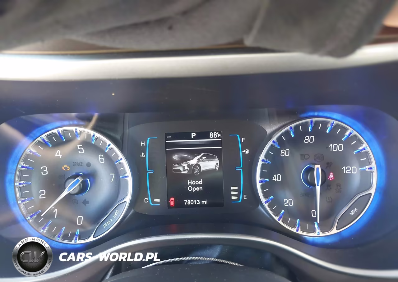 2018 Chrysler Pacifica Touring L VIN:2C4RC1BG4JR110653 - 7