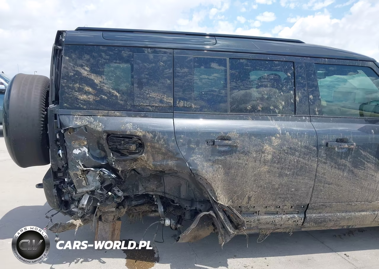 2025 Land Rover Defender 110 P400 X VIN:SALEX7EU9S2393597 - 6