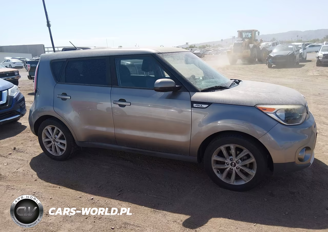 2018 Kia Soul + VIN:KNDJP3A55J7529013 - 13