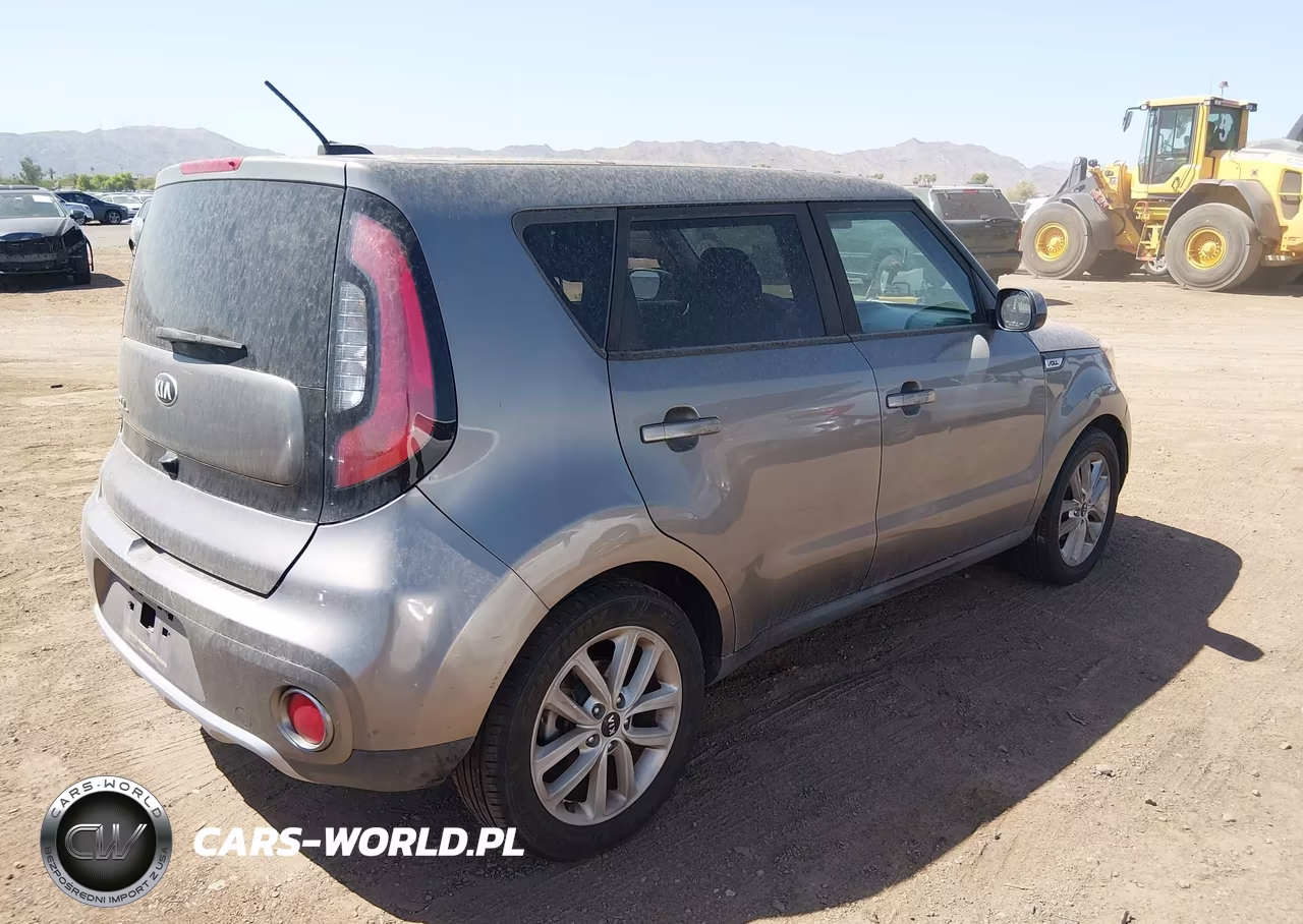 2018 Kia Soul + VIN:KNDJP3A55J7529013 - 4