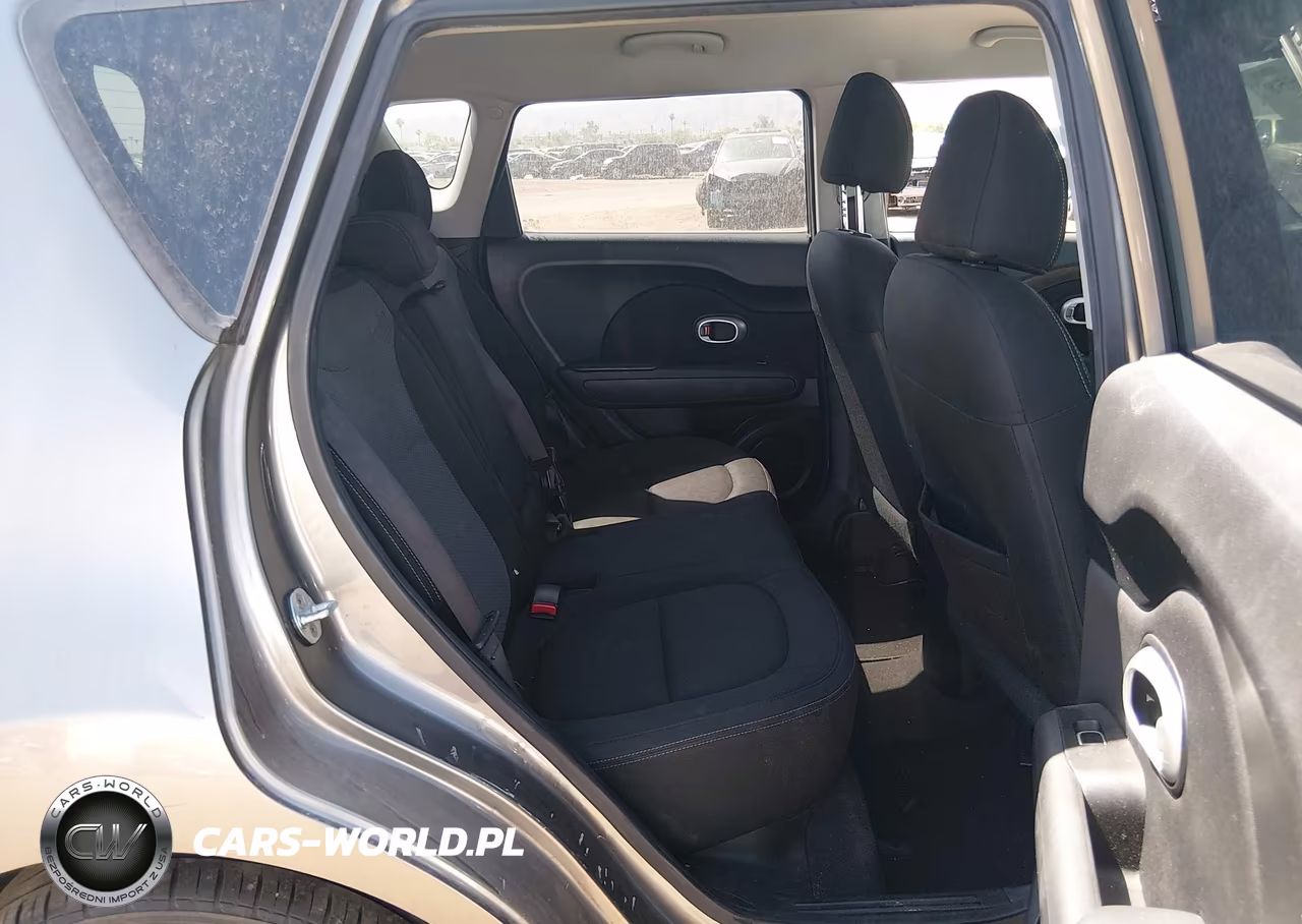 2018 Kia Soul + VIN:KNDJP3A55J7529013 - 8