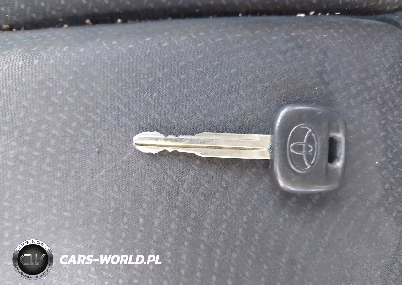 2010 Toyota Yaris VIN:JTDBT4K31A4069983 - 11