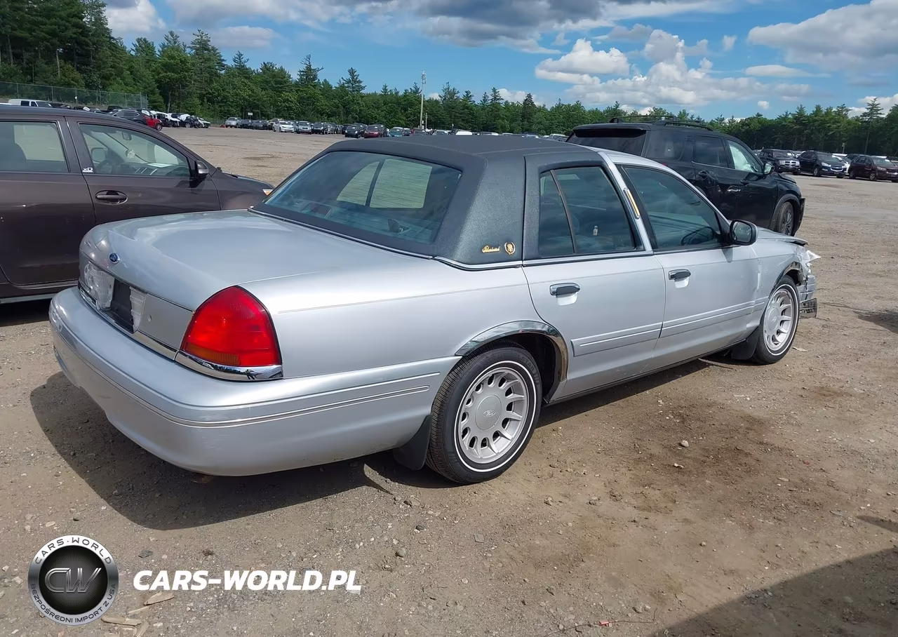 2001 Ford Crown Victoria Lx VIN:2FAFP74W11X201234 - 4