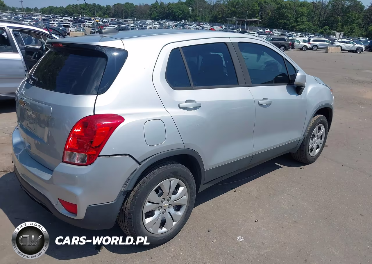 2017 Chevrolet Trax Ls VIN:3GNCJKSB2HL246039 - 4