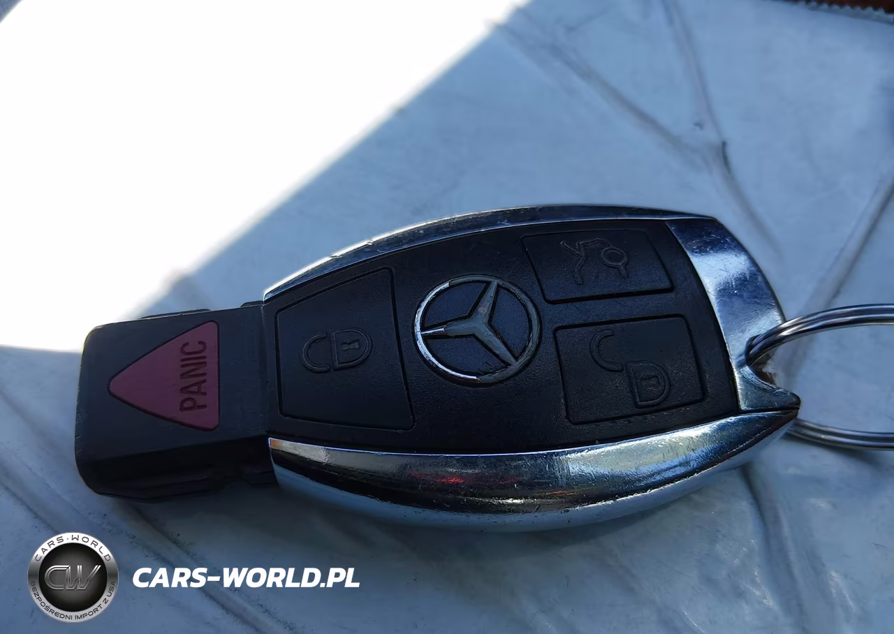 2011 Mercedes-Benz E 550 VIN:WDDKJ7CB1BF120424 - 11