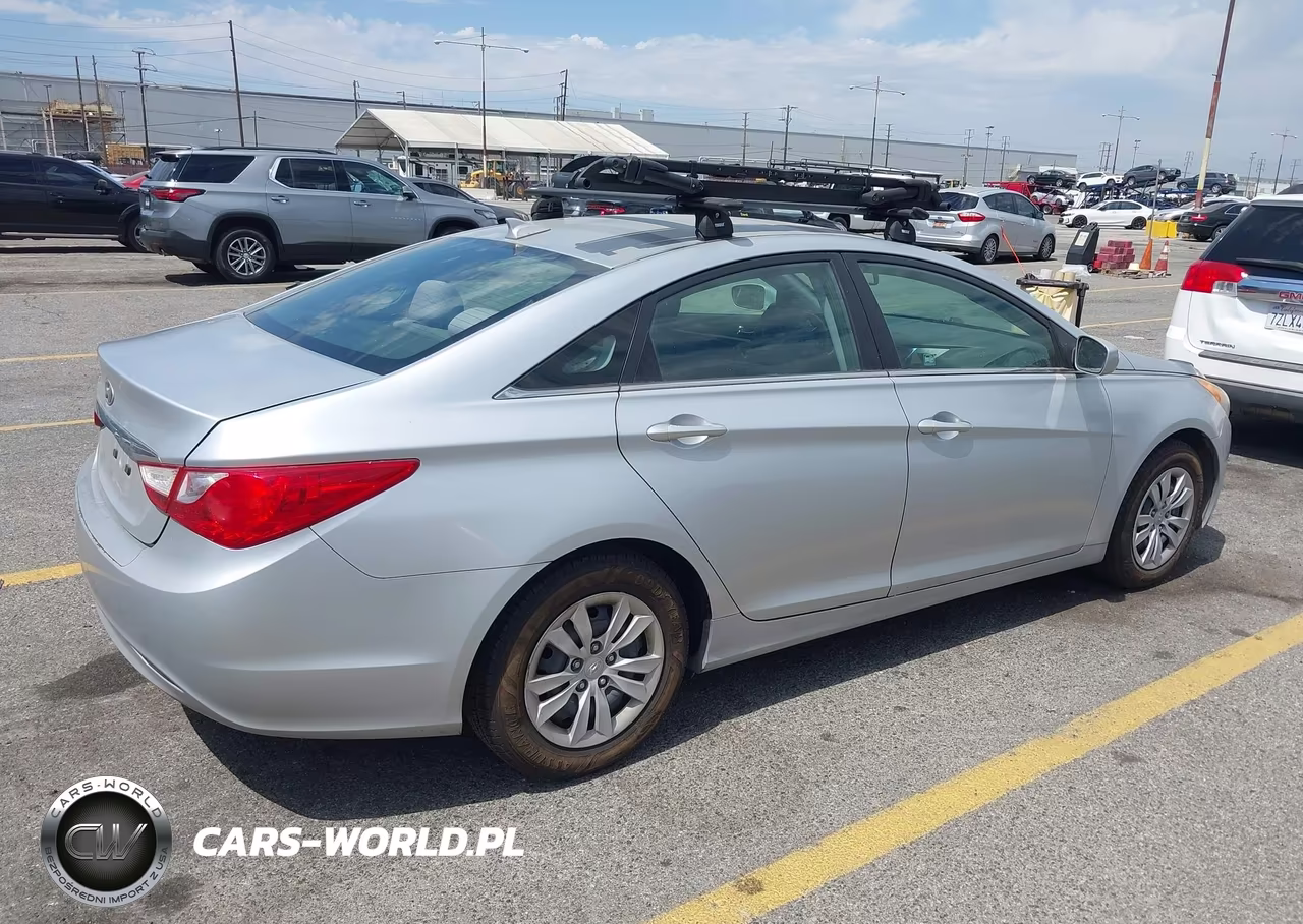 2013 Hyundai Sonata Gls VIN:5NPEB4AC8DH569381 - 4