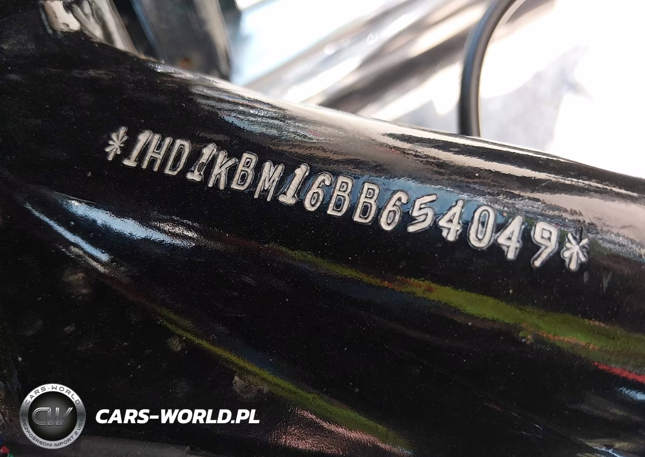 2011 Harley-Davidson Flhx VIN:1HD1KBM16BB654049 - 10