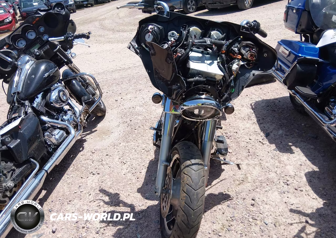 2011 Harley-Davidson Flhx VIN:1HD1KBM16BB654049 - 5