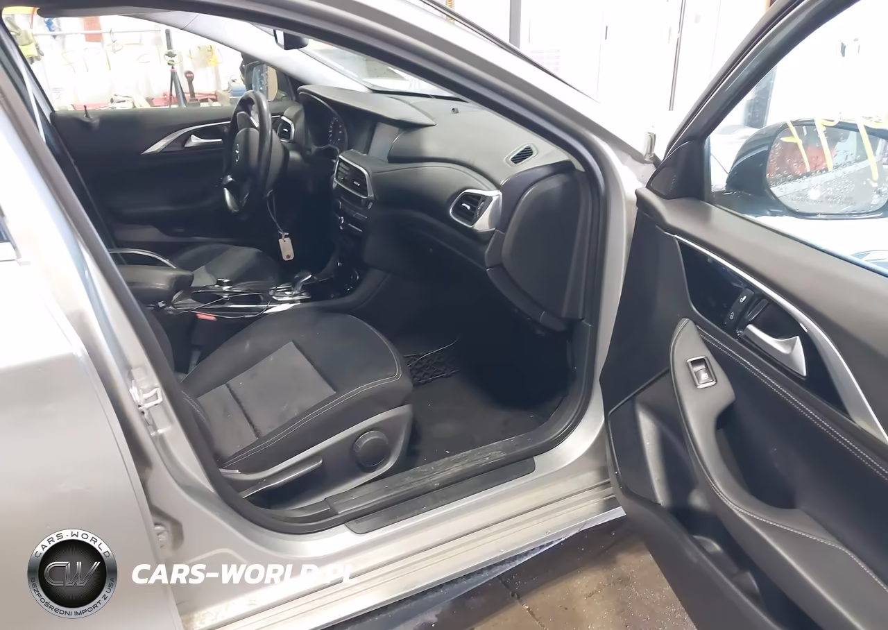 2017 Infiniti Qx30 VIN:SJKCH5CP2HA033404 - 5