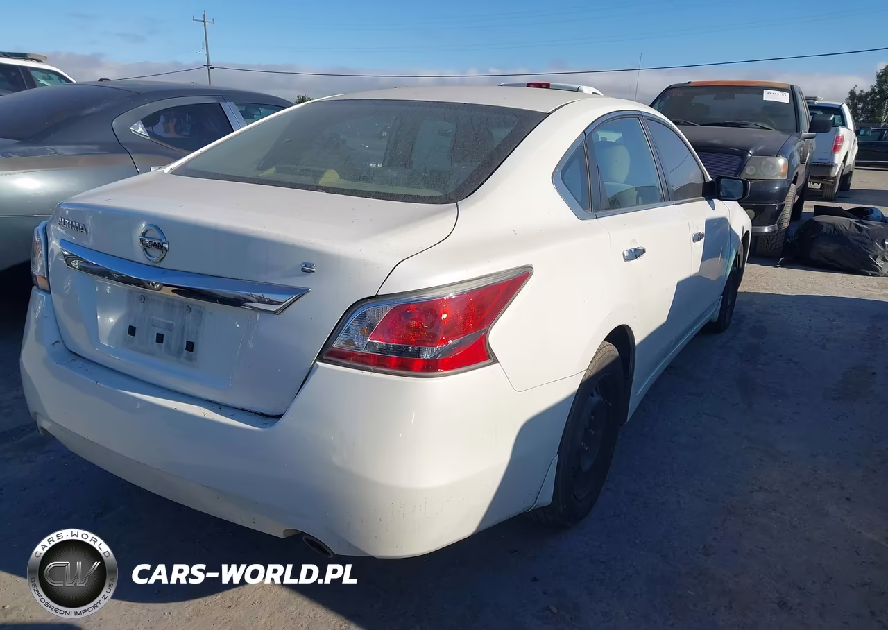 2015 Nissan Altima 2.5 S VIN:1N4AL3AP1FC235402 - 4