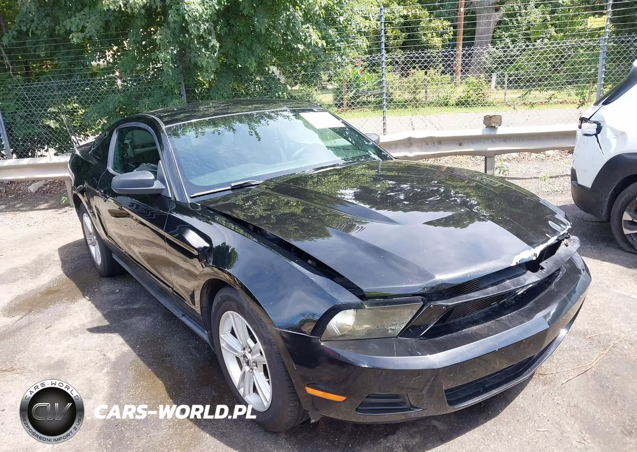 2011 Ford Mustang V6-V6 Premium