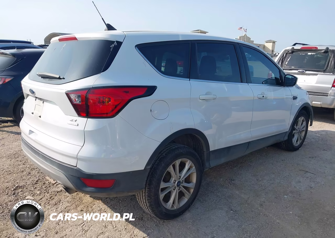 2019 Ford Escape Se VIN:1FMCU0GD3KUA04755 - 4
