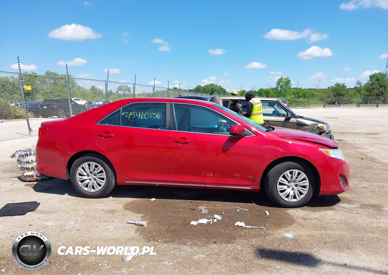 2014 Toyota Camry Le VIN:4T4BF1FK2ER351659 - 12