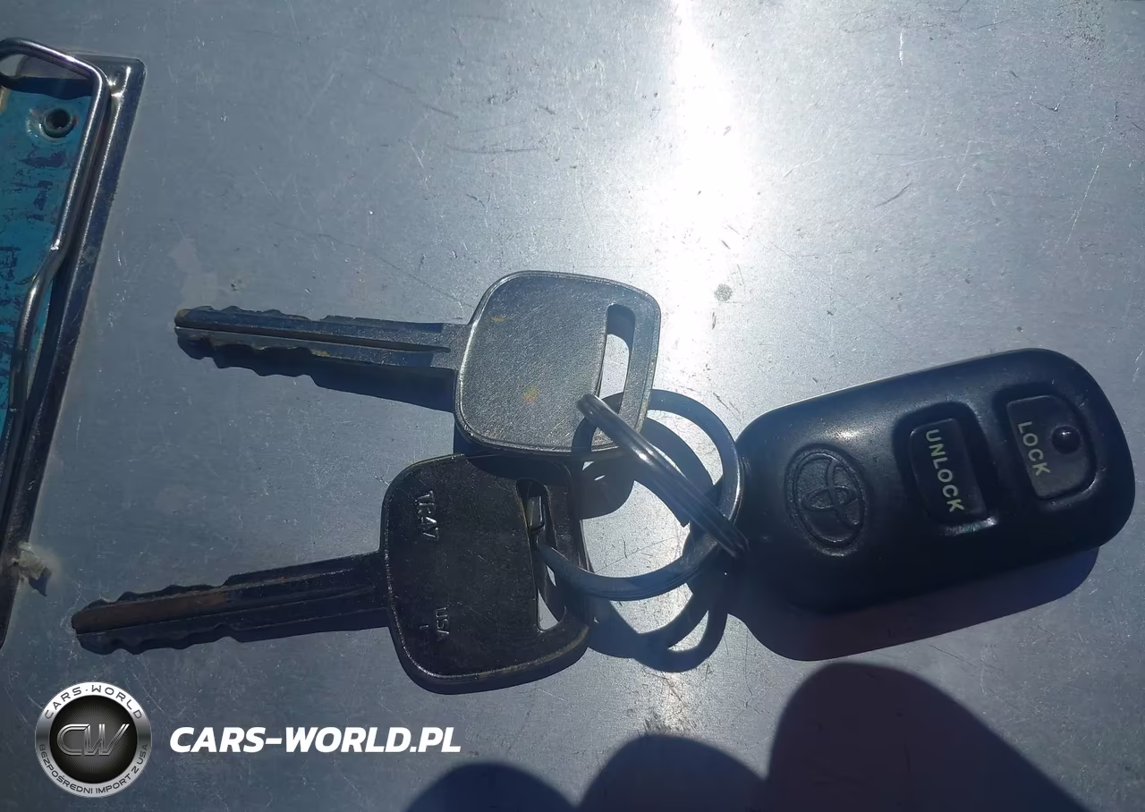 2000 Toyota Camry Le VIN:JT2BG22K4Y0440001 - 11
