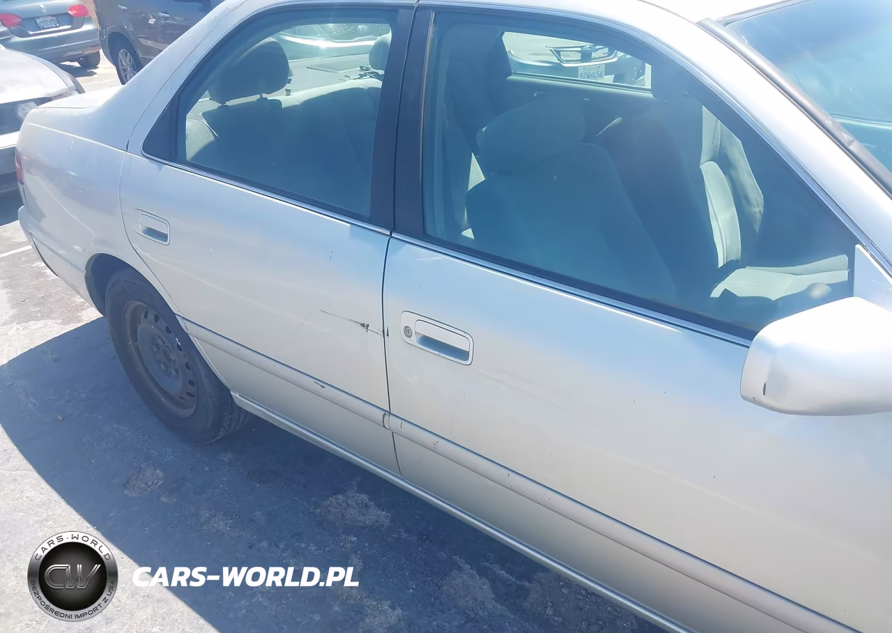 2000 Toyota Camry Le VIN:JT2BG22K4Y0440001 - 13