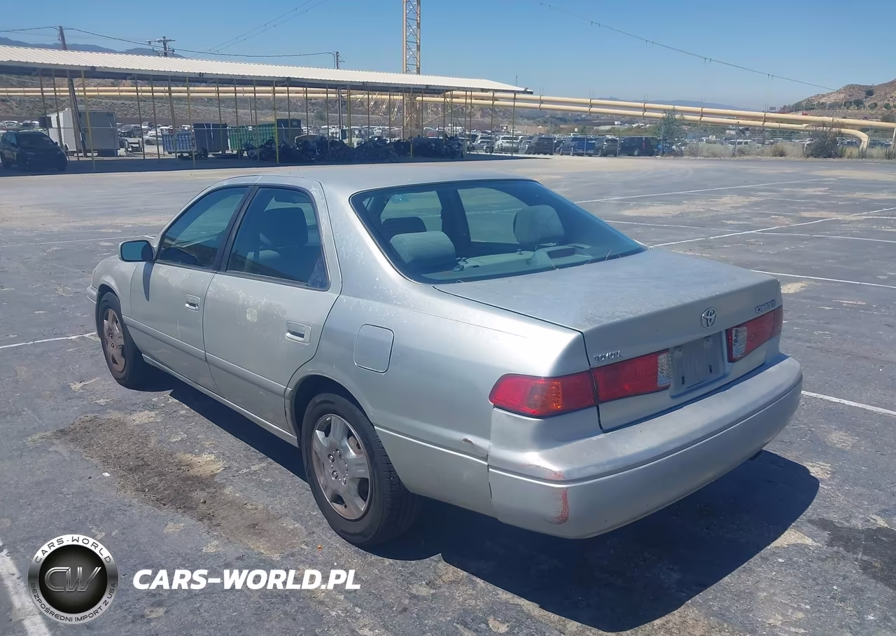 2000 Toyota Camry Le VIN:JT2BG22K4Y0440001 - 3