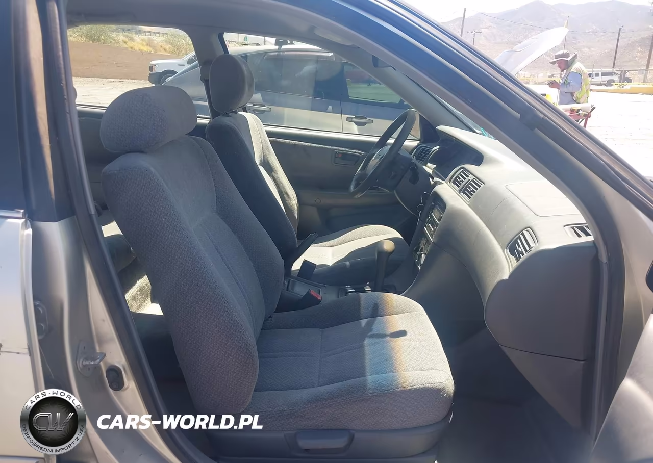 2000 Toyota Camry Le VIN:JT2BG22K4Y0440001 - 5