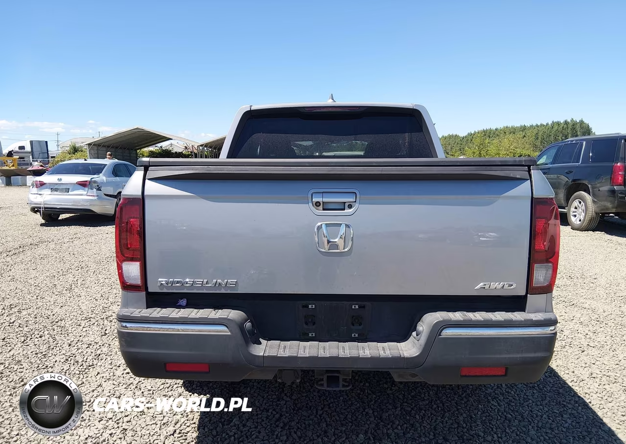 2019 Honda Ridgeline Sport VIN:5FPYK3F10KB042615 - 17