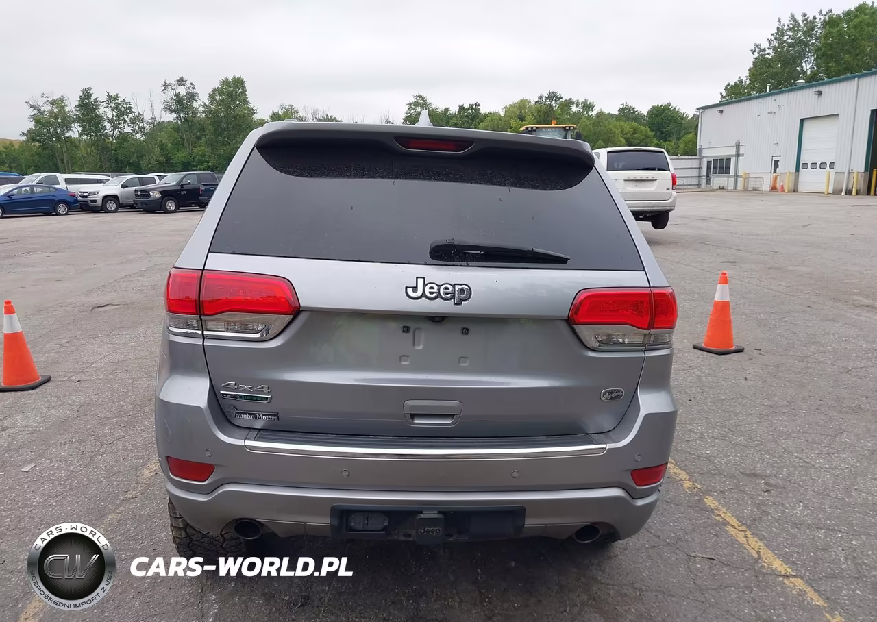 2018 Jeep Grand Cherokee Overland 4X4 VIN:1C4RJFCM9JC398816 - 17