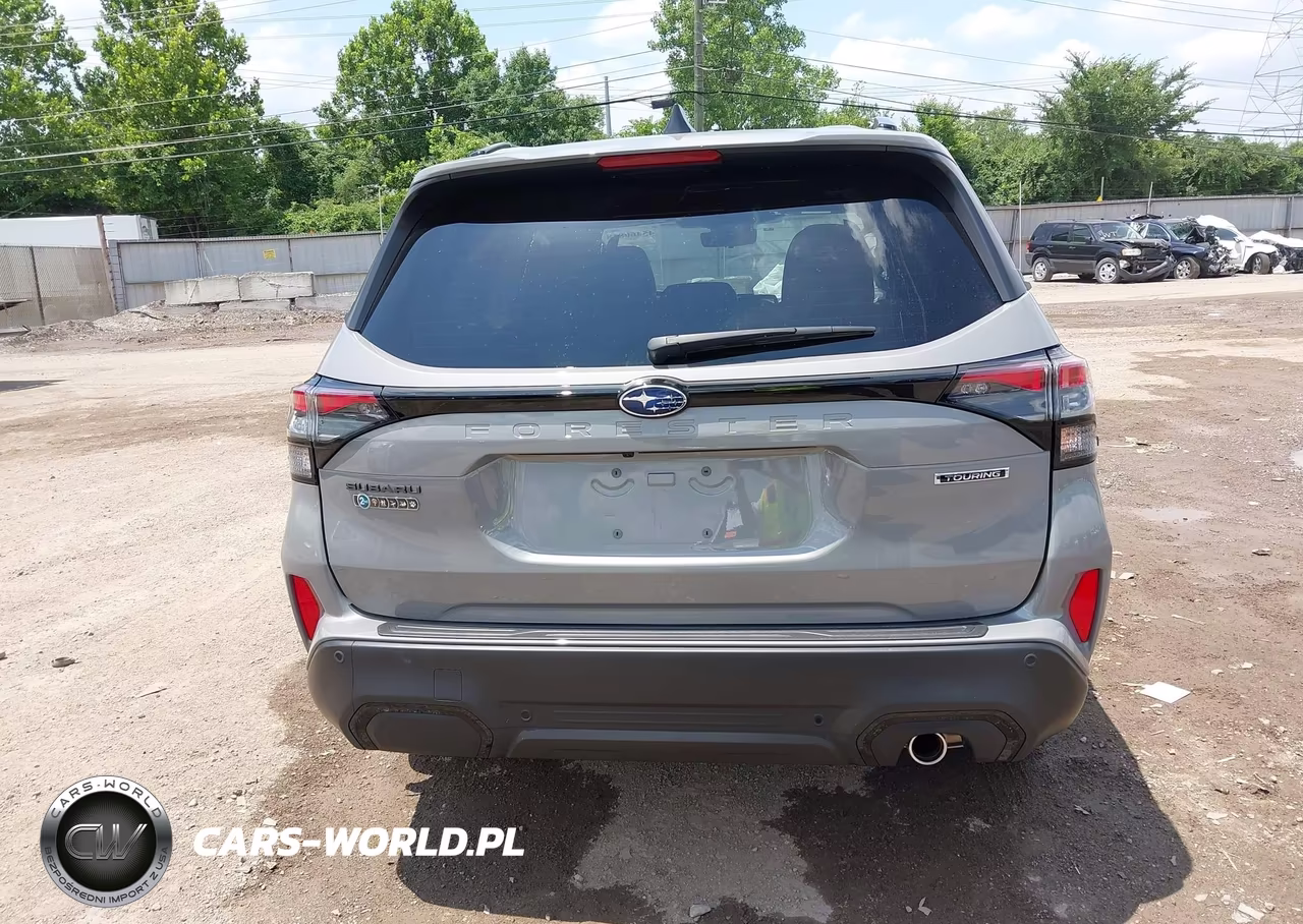 2025 Subaru Forester Touring VIN:JF2SLDTC3SH588396 - 17