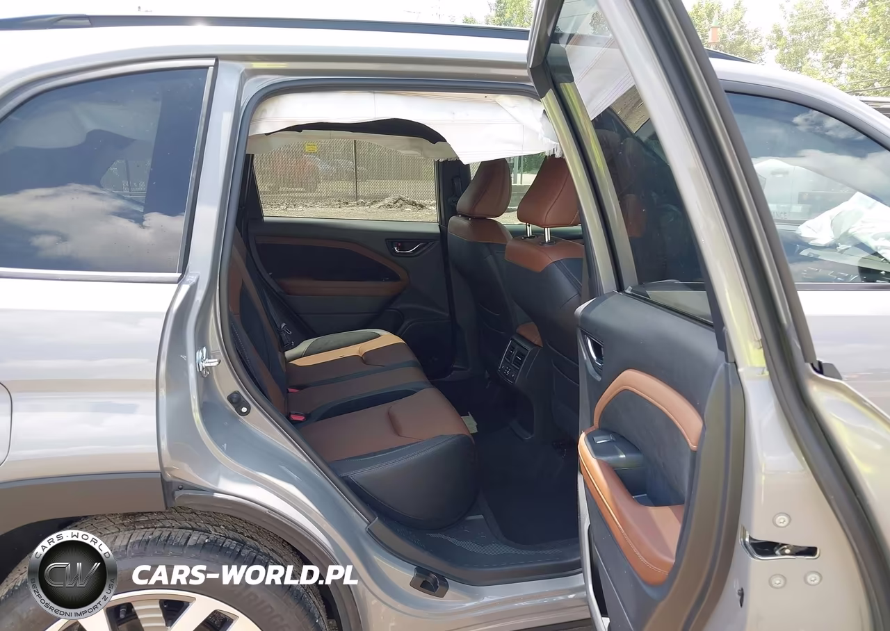 2025 Subaru Forester Touring VIN:JF2SLDTC3SH588396 - 8