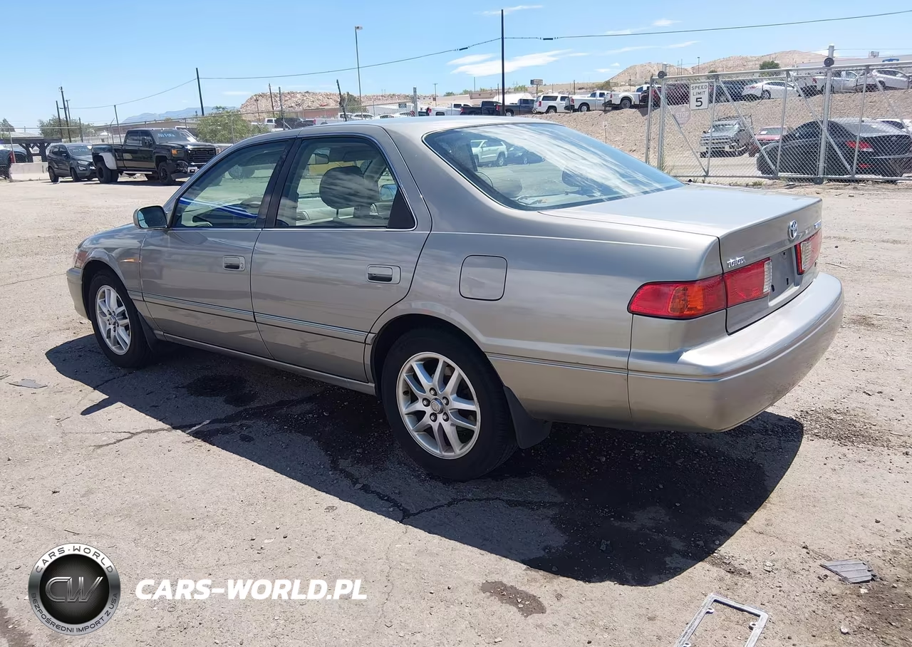 2001 Toyota Camry Xle V6 VIN:JT2BF28K810329144 - 3