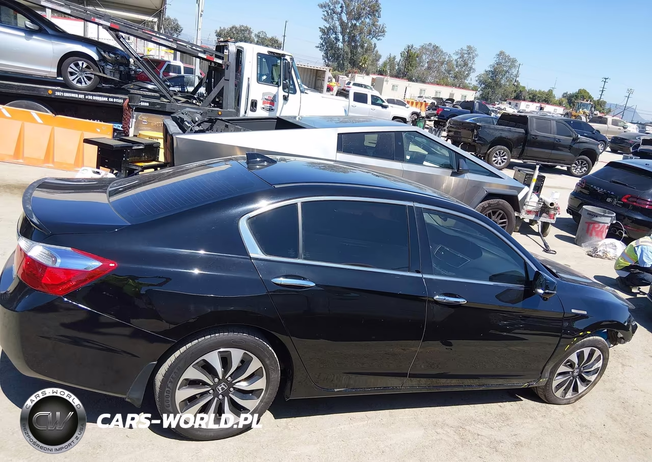 2015 Honda Accord Hybrid Touring VIN:1HGCR6F76FA009395 - 14