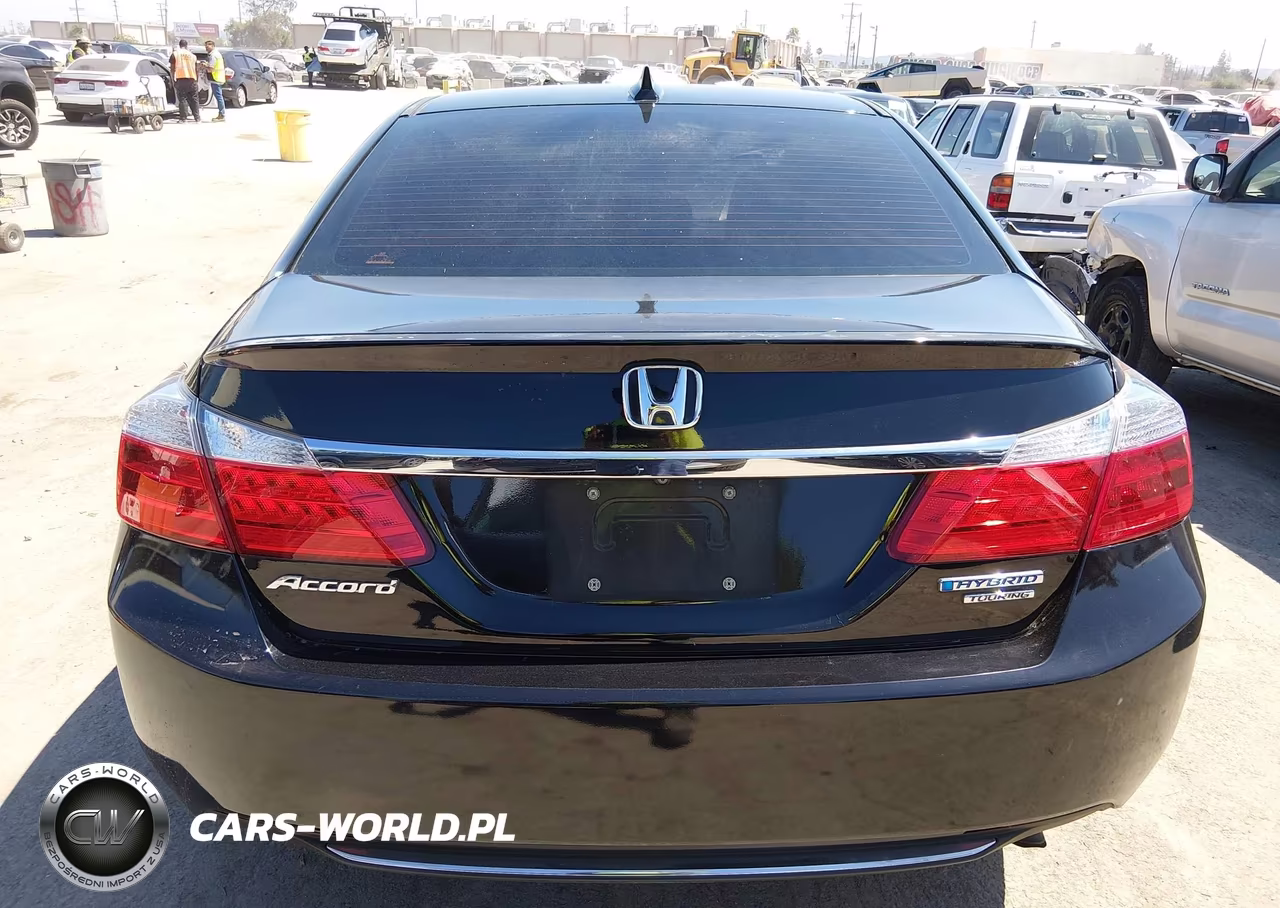 2015 Honda Accord Hybrid Touring VIN:1HGCR6F76FA009395 - 17