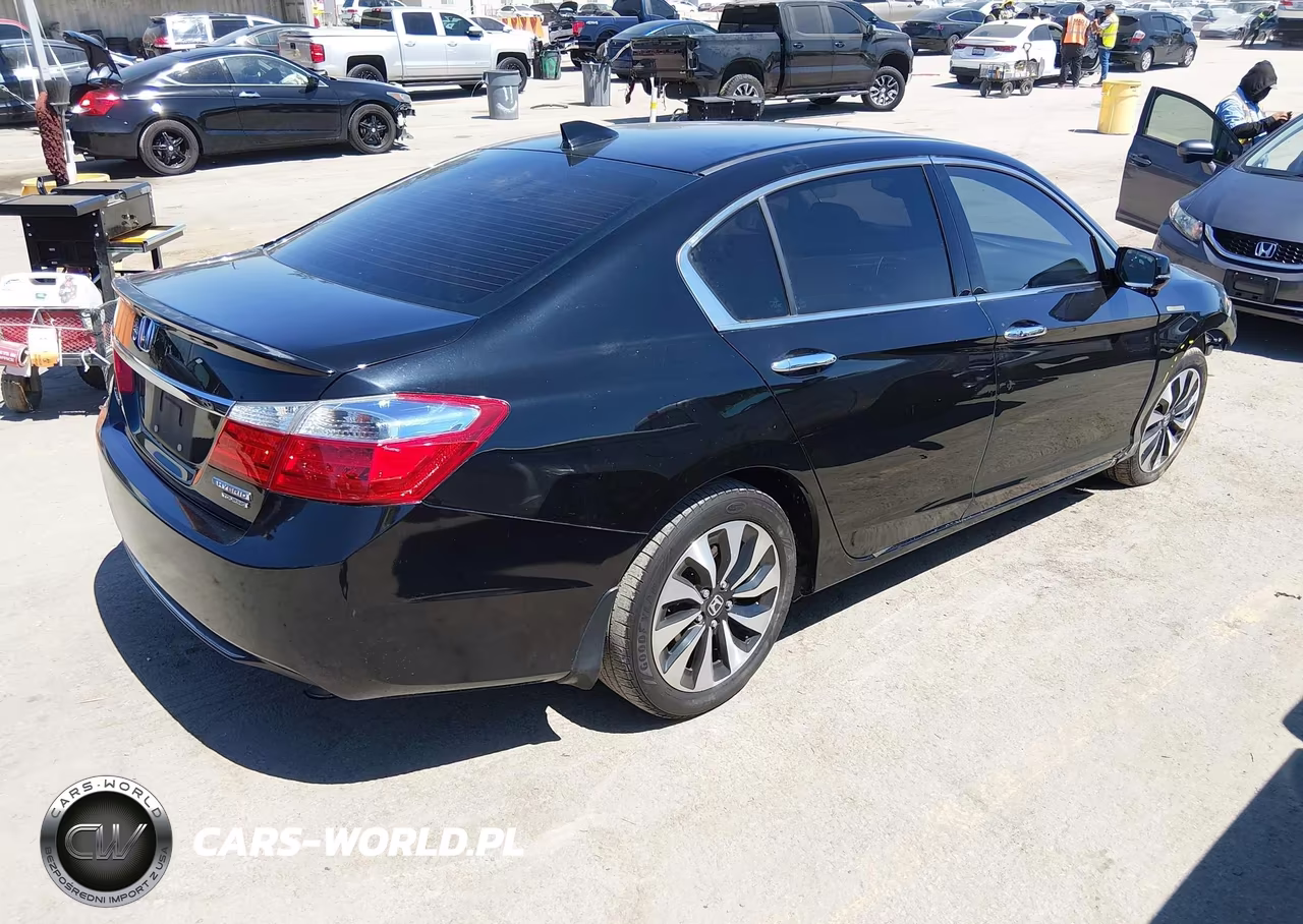 2015 Honda Accord Hybrid Touring VIN:1HGCR6F76FA009395 - 4