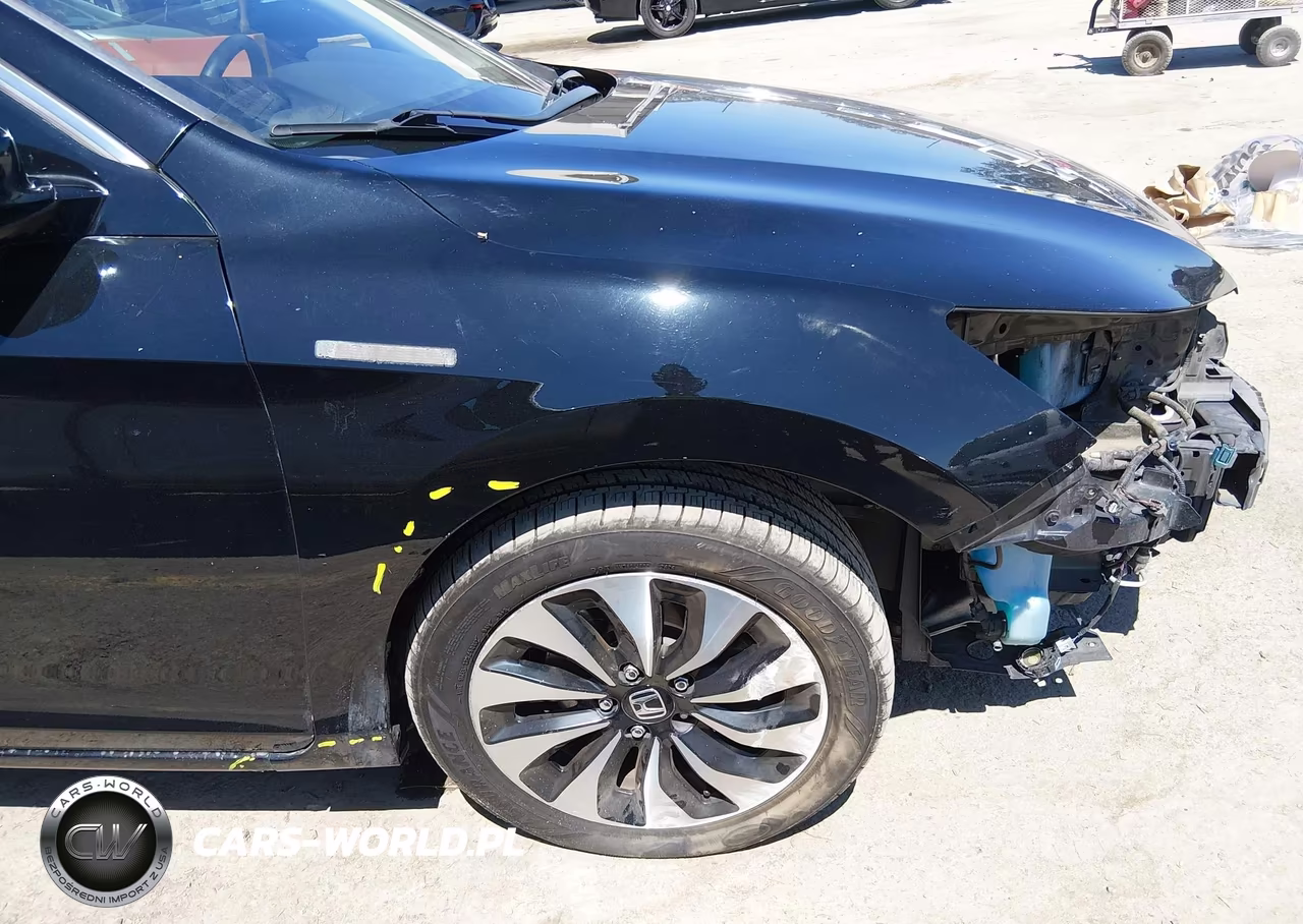 2015 Honda Accord Hybrid Touring VIN:1HGCR6F76FA009395 - 6