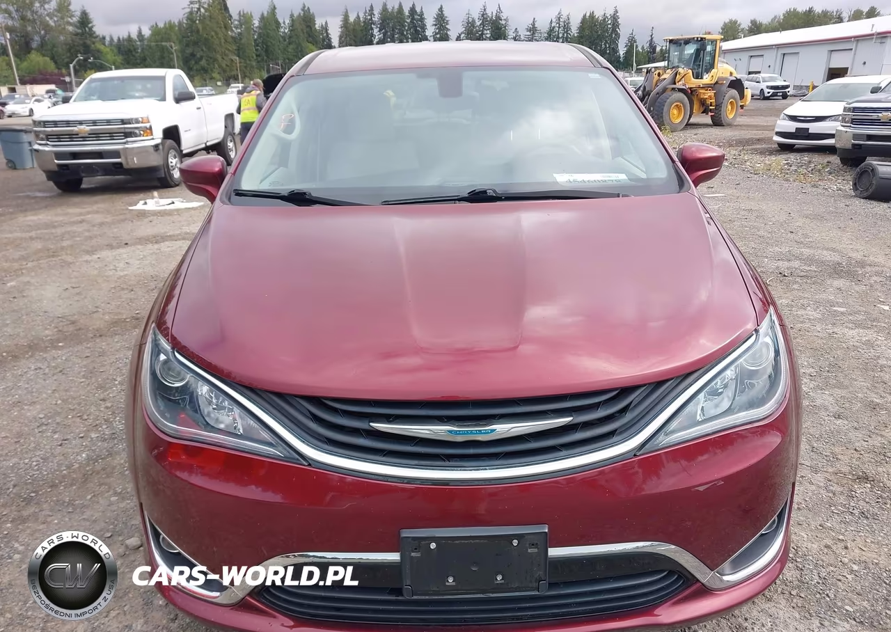 2018 Chrysler Pacifica Hybrid Touring Plus VIN:2C4RC1H70JR306919 - 12