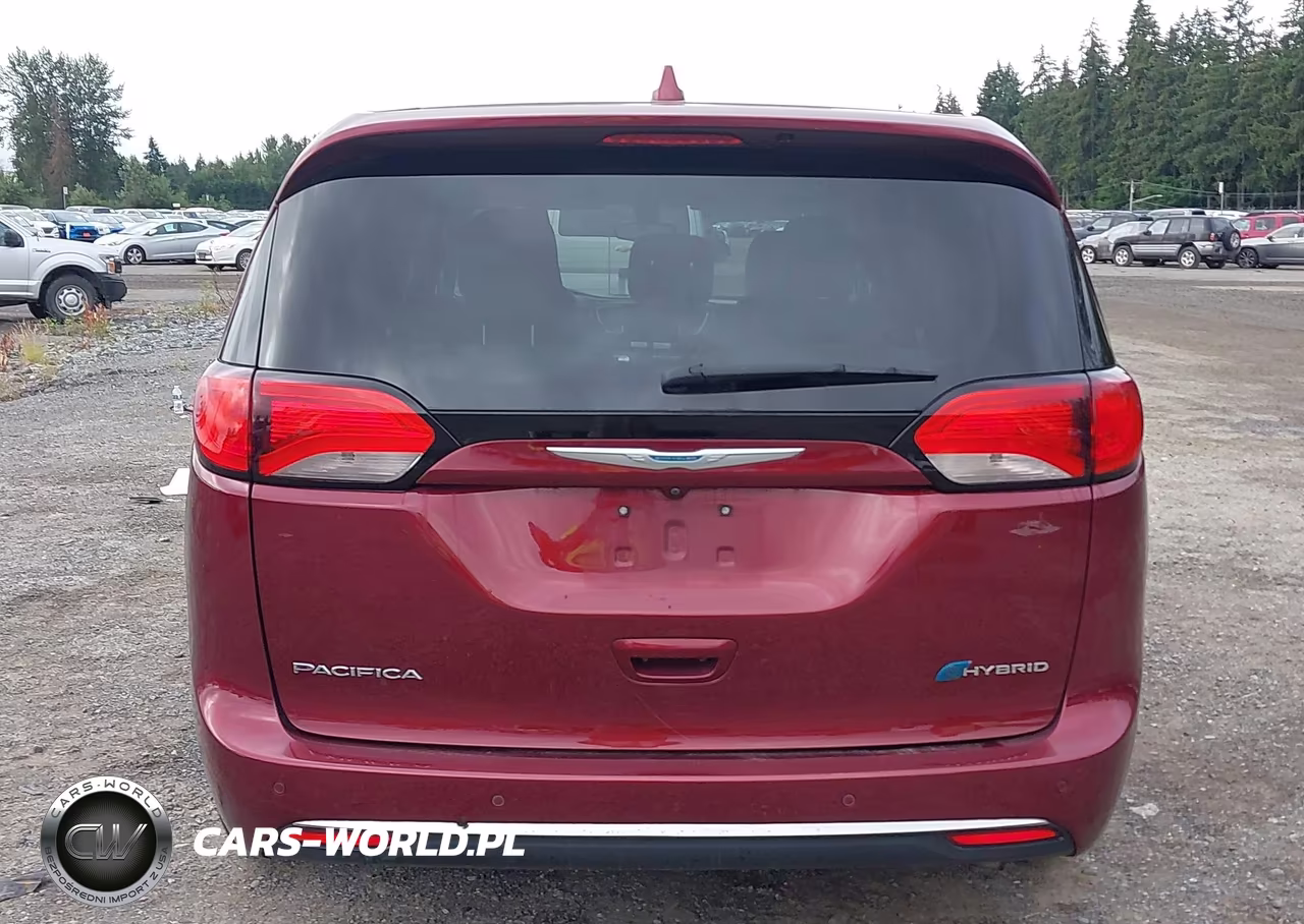 2018 Chrysler Pacifica Hybrid Touring Plus VIN:2C4RC1H70JR306919 - 16