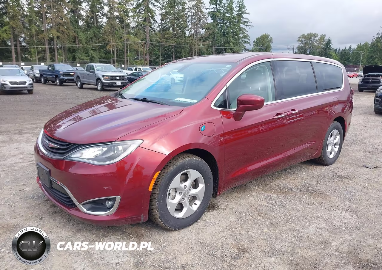2018 Chrysler Pacifica Hybrid Touring Plus VIN:2C4RC1H70JR306919 - 2