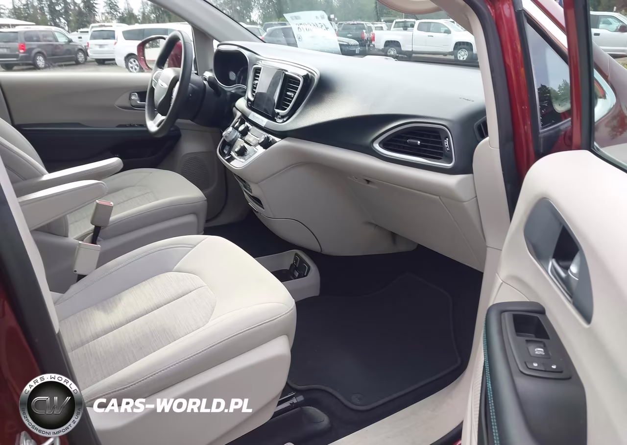 2018 Chrysler Pacifica Hybrid Touring Plus VIN:2C4RC1H70JR306919 - 5