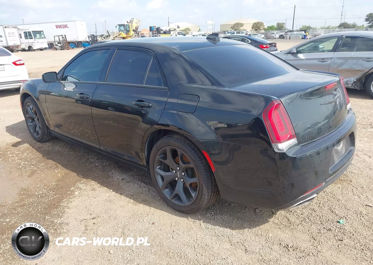 2023 Chrysler 300 Touring VIN:2C3CCAAG8PH613905 - 3