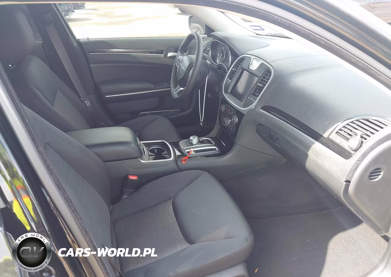 2023 Chrysler 300 Touring VIN:2C3CCAAG8PH613905 - 5