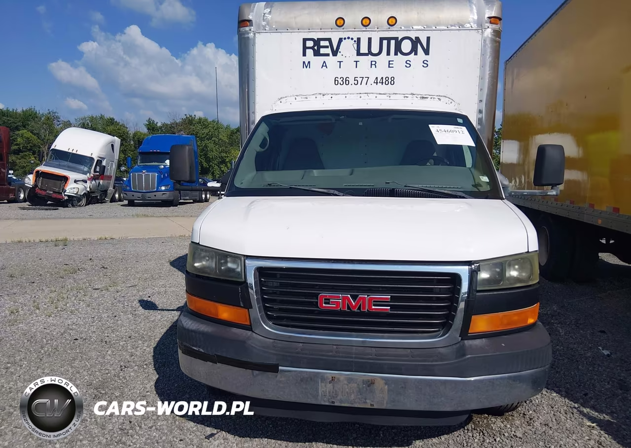 2005 Chevrolet Express Cutaway Base W-C7A VIN:1GBJG31U951264150 - 11
