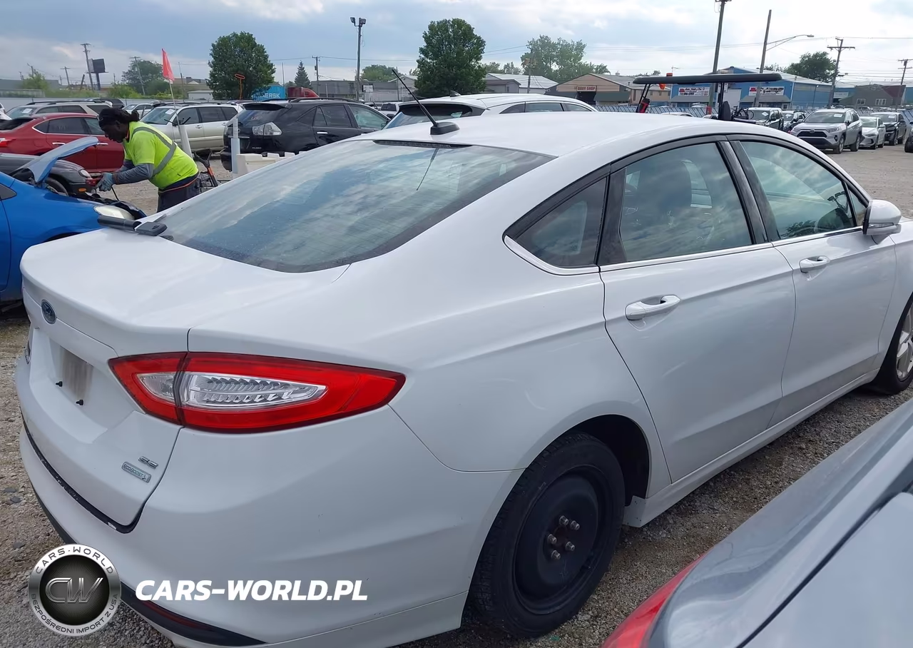 2014 Ford Fusion Se VIN:1FA6P0HD6E5362847 - 4