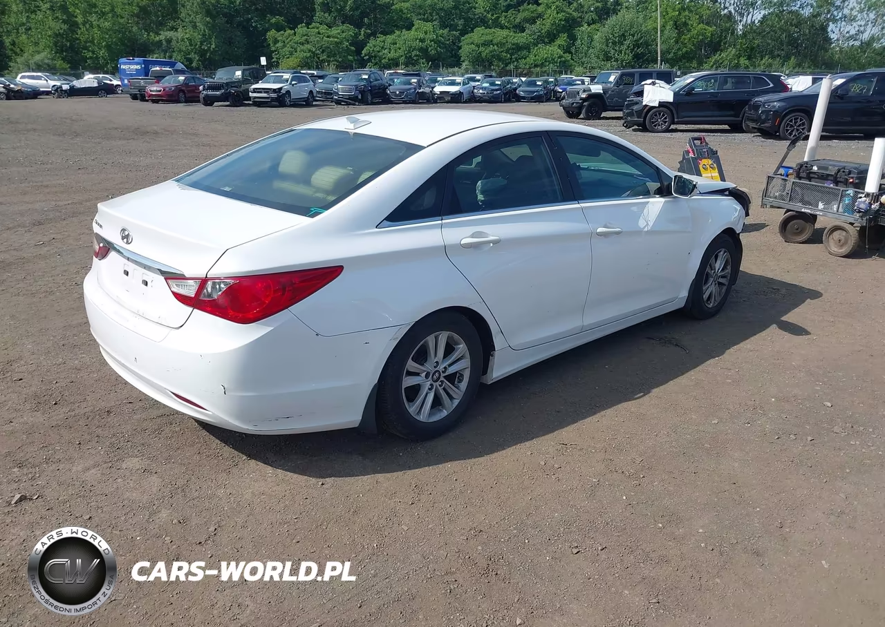 2013 Hyundai Sonata Gls VIN:5NPEB4AC7DH659735 - 4