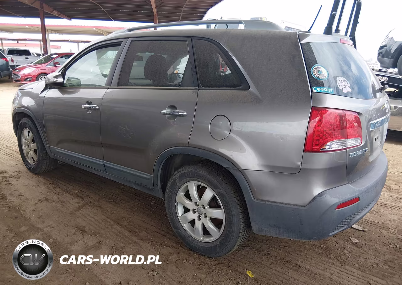 2013 Kia Sorento Lx V6 VIN:5XYKT4A23DG350732 - 3
