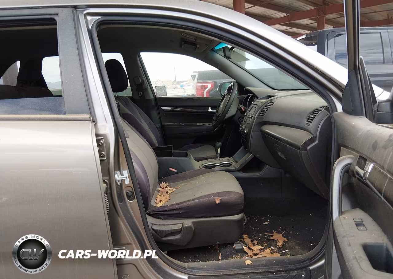 2013 Kia Sorento Lx V6 VIN:5XYKT4A23DG350732 - 5