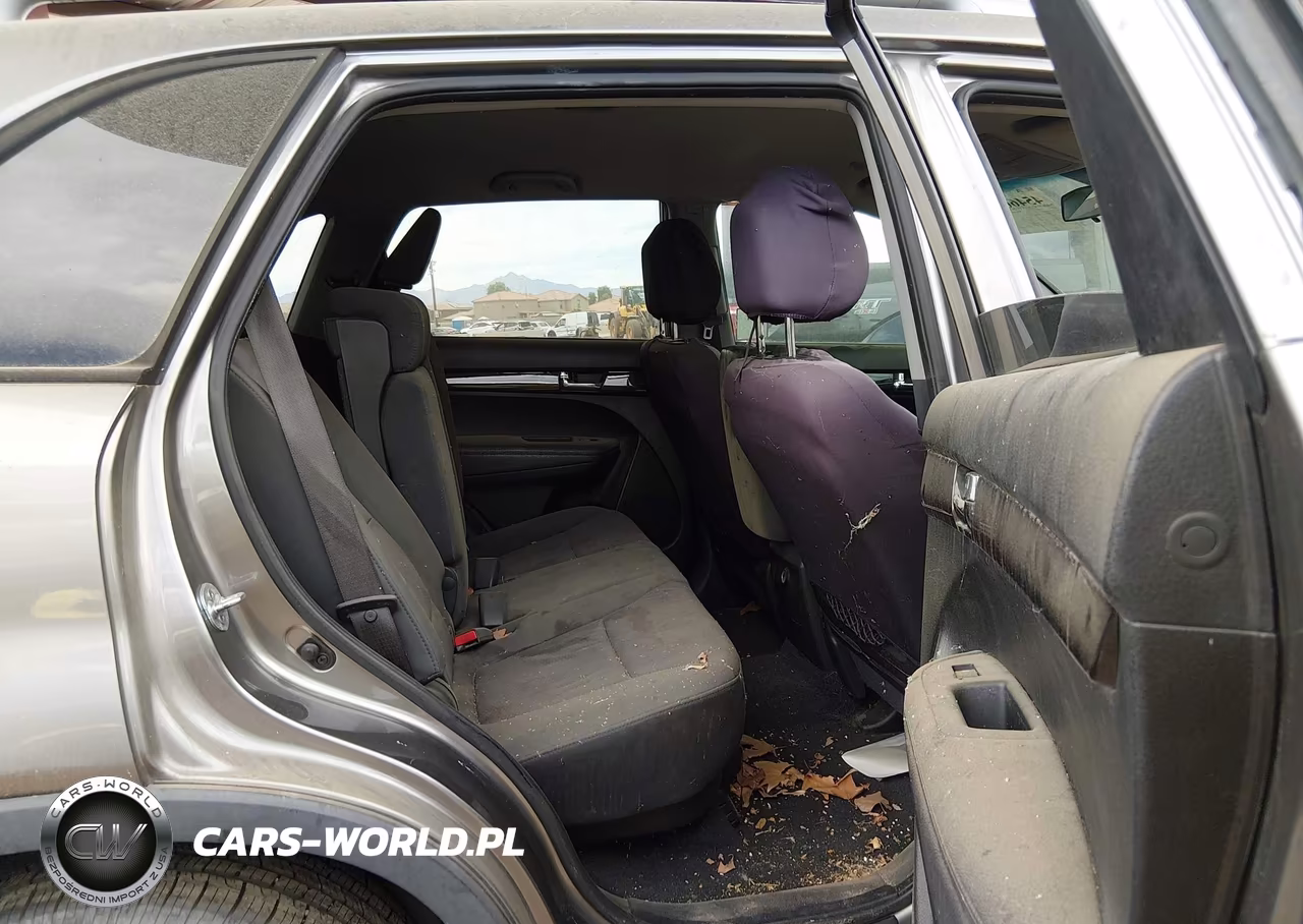 2013 Kia Sorento Lx V6 VIN:5XYKT4A23DG350732 - 8