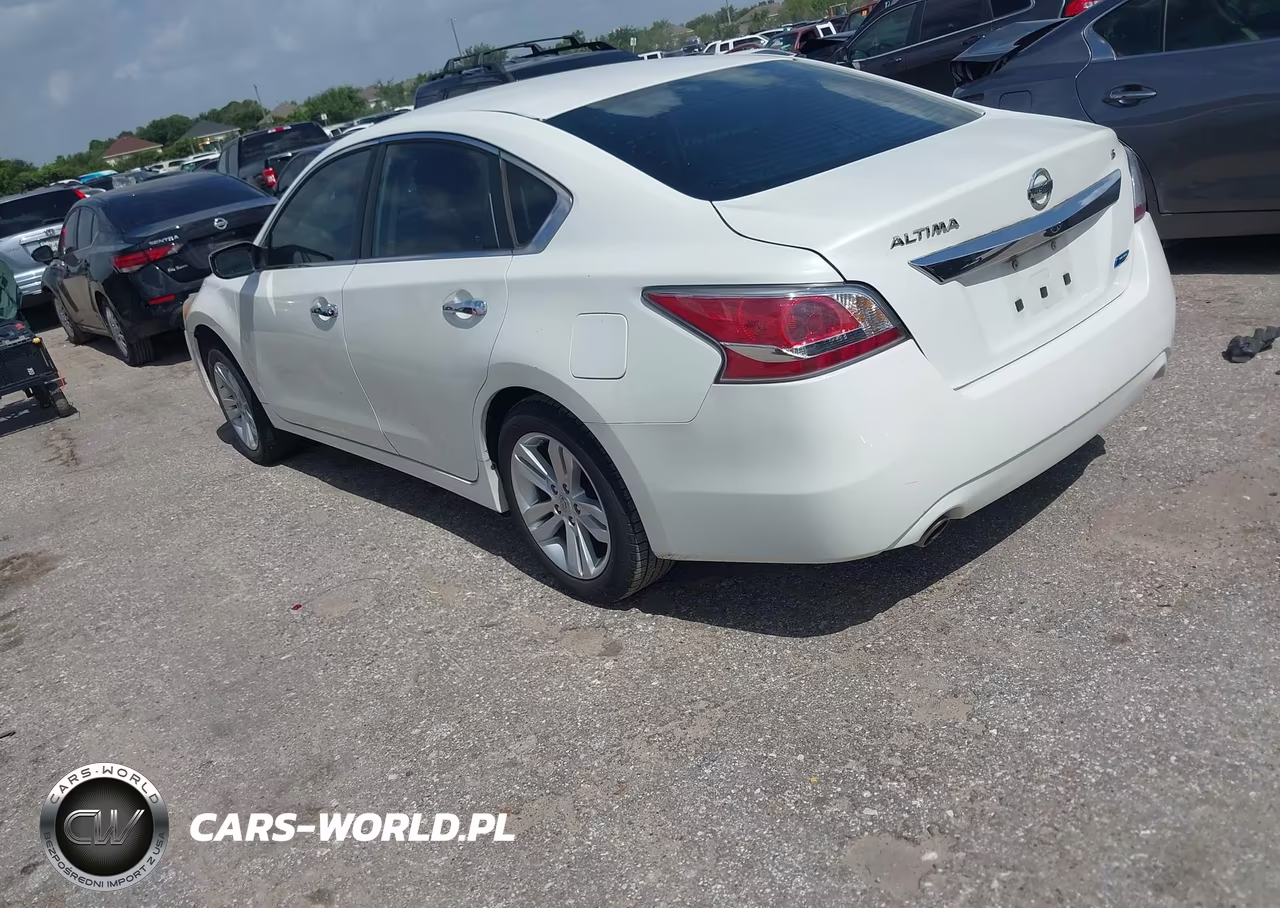 2014 Nissan Altima 2.5 S VIN:1N4AL3AP6EN214242 - 3