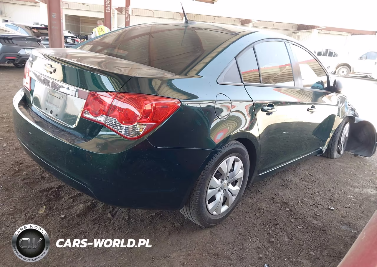 2014 Chevrolet Cruze Ls Auto VIN:1G1PA5SG9E7181240 - 4