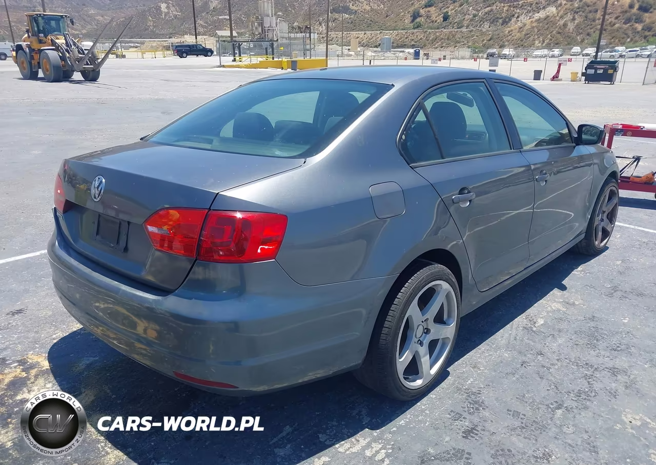 2012 Volkswagen Jetta 2.0L S VIN:3VW2K7AJ9CM310987 - 4