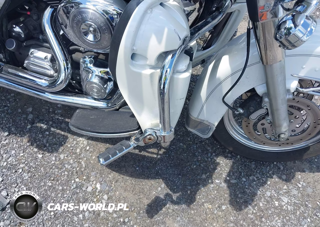 2006 Harley-Davidson Flhtcui VIN:1HD1FCW196Y695138 - 14