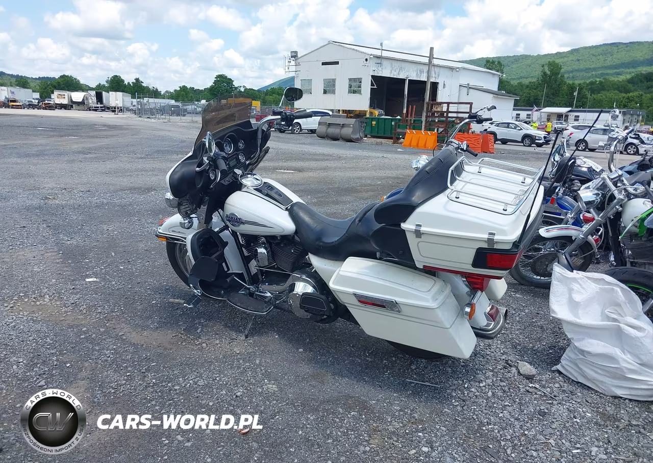 2006 Harley-Davidson Flhtcui VIN:1HD1FCW196Y695138 - 3